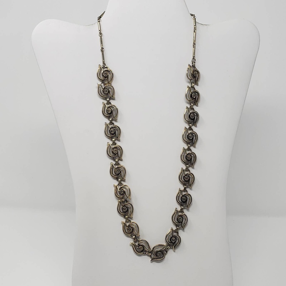 Floral Swirl Link Gold Tone Long Necklace Retro